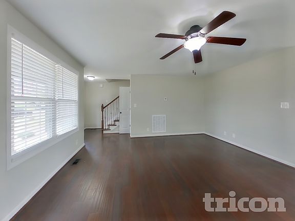 3rd image of 1073 Castlerock Dr