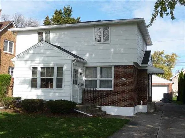 36 Palm St, Lackawanna, NY 14218