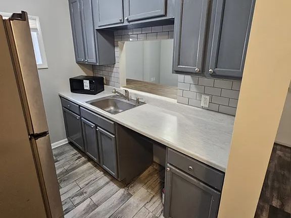 2nd image of 87 Jefferson St #2