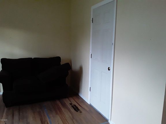 5th image of 615 Tanglewood St
