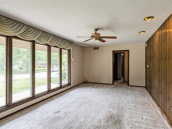 2nd image of 2907 Northwood Dr