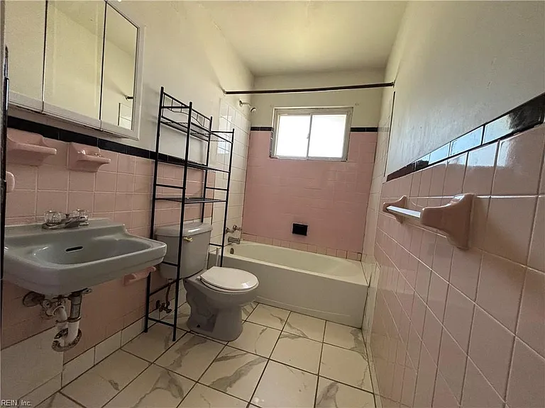 2901 E Malden Ave — Photo 13