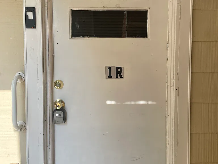 51 Spring St #1R — Photo 8