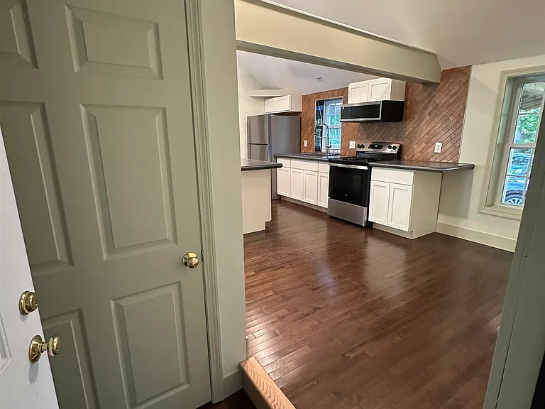 18 Mill St #B — Photo 20