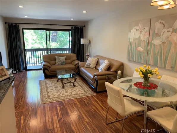 22100 Burbank Blvd, Woodland Hills, CA 91367