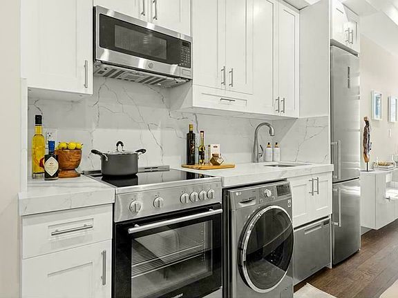 4th image of 244 W 22nd St #7