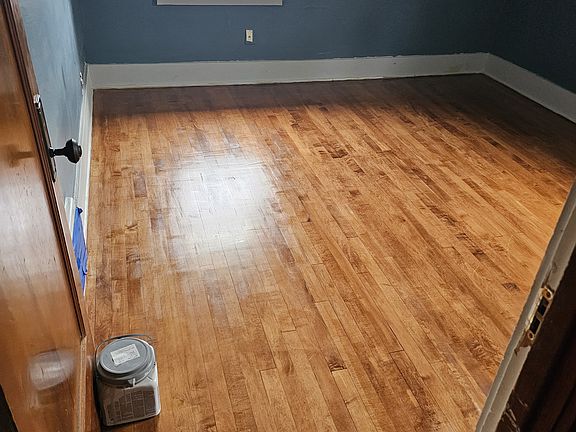 5th image of 1337 S 75th St