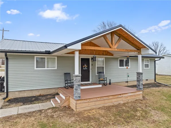 13 S Shore Dr, Paris, IL 61944