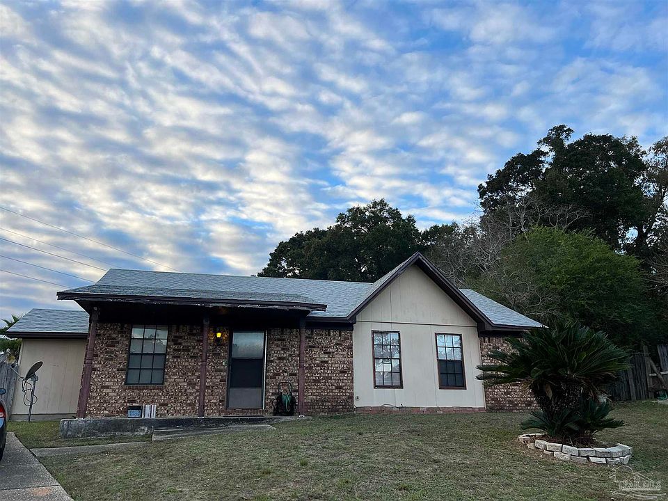 1st image of 430 Braenar Cir