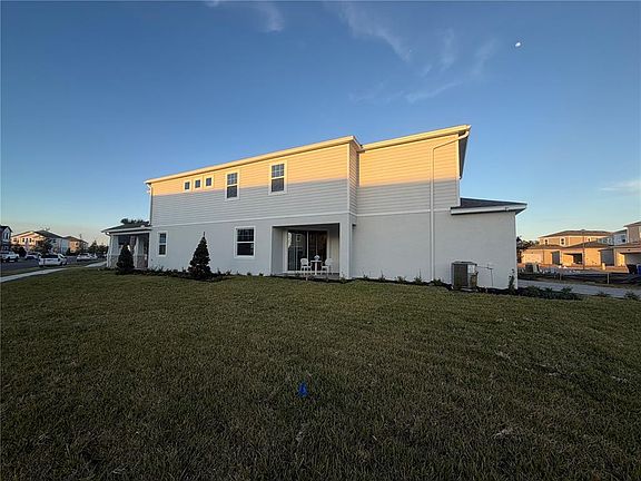 4th image of 1389 Lumpini St