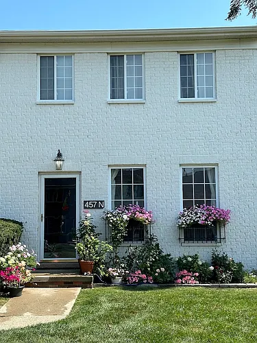 457 Fox Hills Dr N Photo 1