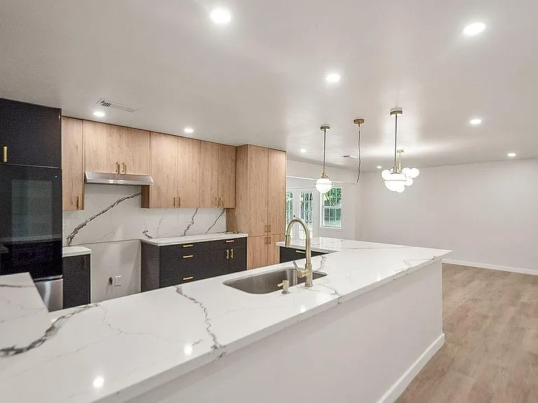 5514 Chantilly Ln — Photo 9
