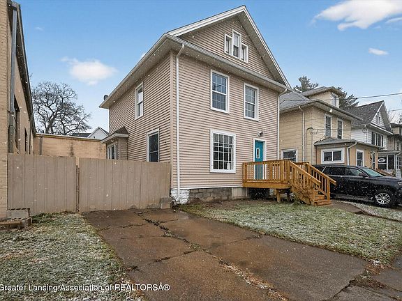 3rd image of 1102 Clark St