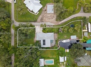 1981 Carbonata Dr, Alva, FL 33920