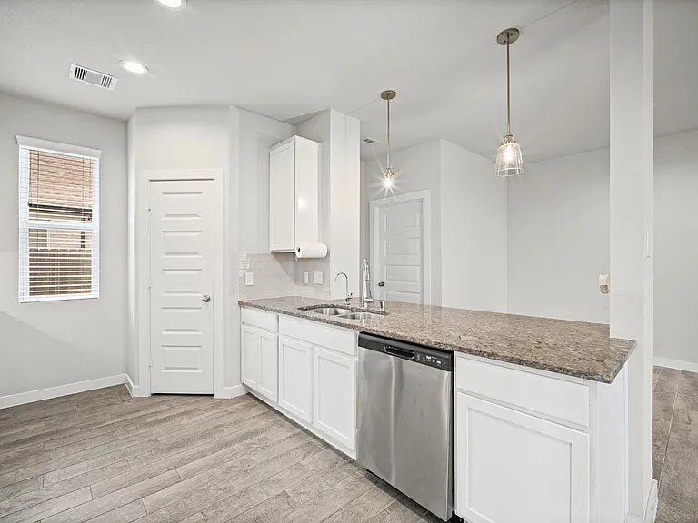 144 Shining Point Dr — Photo 7