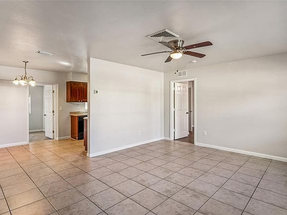 3rd image of 1429 Spring Ln