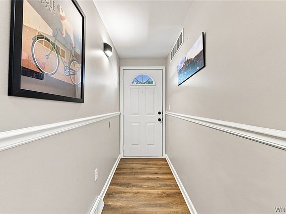 5th image of 160 Olde Stone Ln