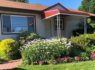 955 Val Pak Ave, Valley Stream, NY 11580