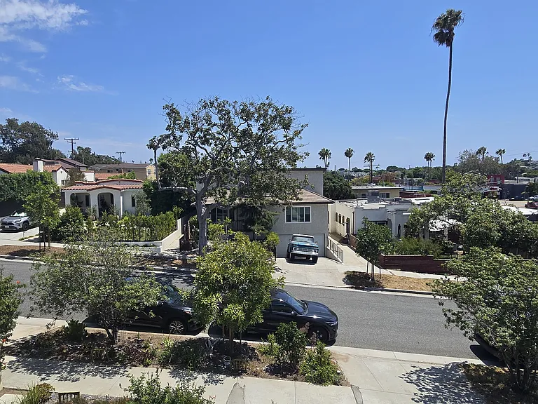 823 Maple St #C — Photo 9