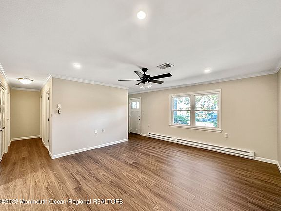 5th image of 22D Buckingham Drive