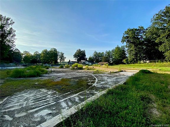 4th image of 545 Happy Lake Rd