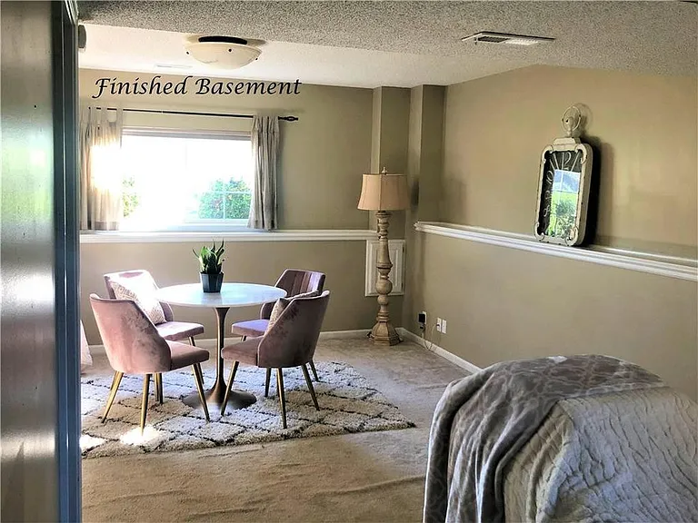 1501 Stoneybrooke Dr — Photo 19
