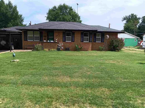 1102 N 7th St, Tonkawa, OK 74653