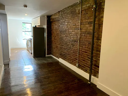 Rented by Camelot Realty Group | media 10