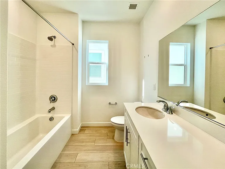 27812 Marquee Dr — Photo 23