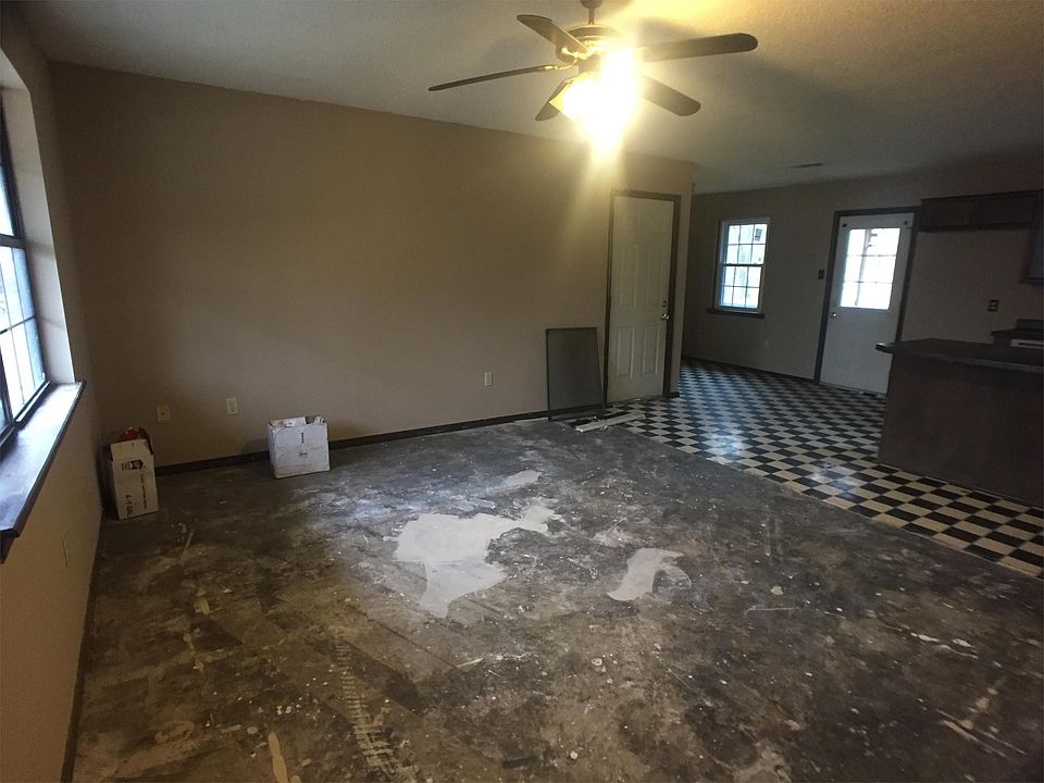 2nd image of 106 Hunter Dr