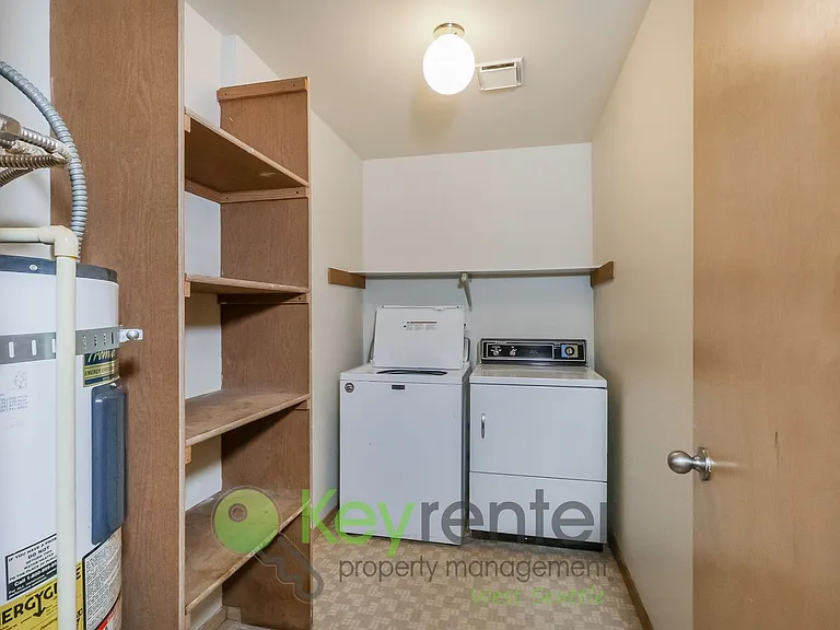6042 Fauntleroy Way SW — Photo 38