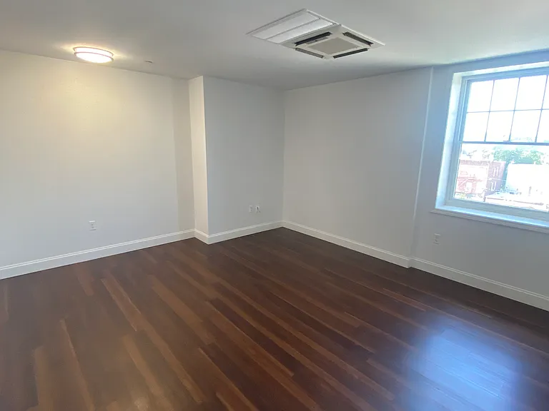 3100 Bergenline Ave #402 — Photo 9