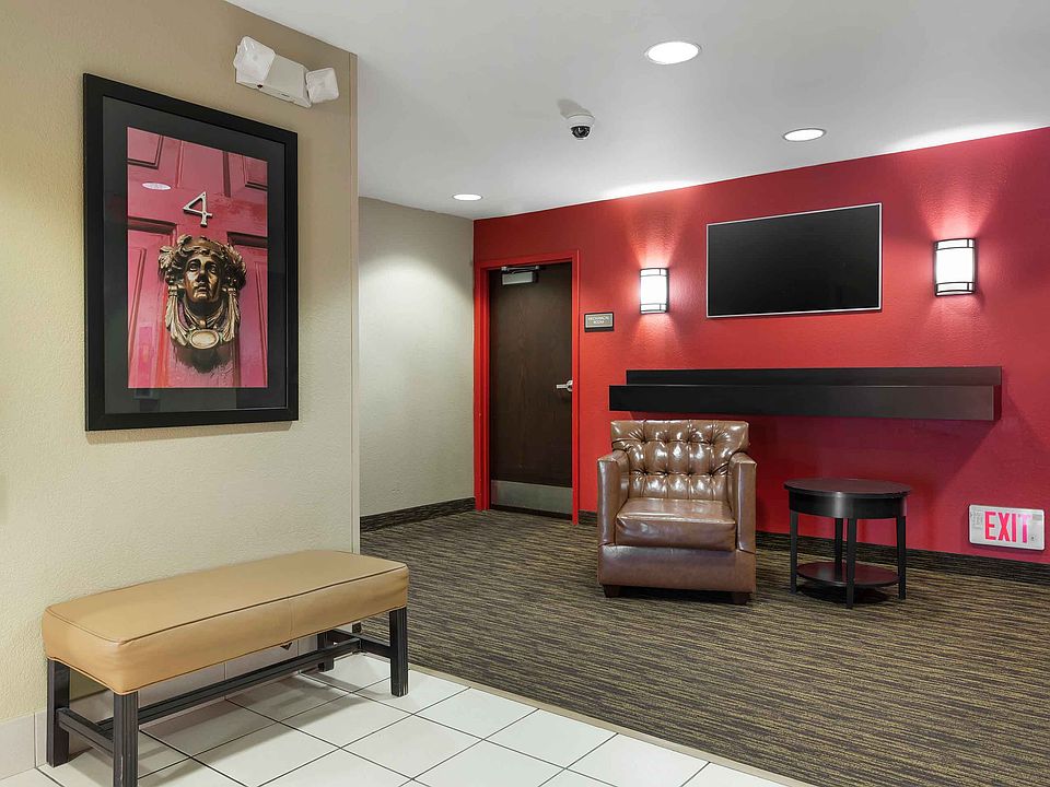 Lobby and Guest Check-in