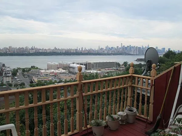 3 bed, 2.5 bath, $3,800 — Photo 2