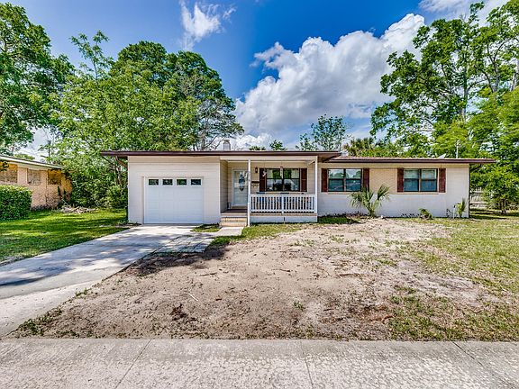 3rd image of 3218 Greenholly Dr W