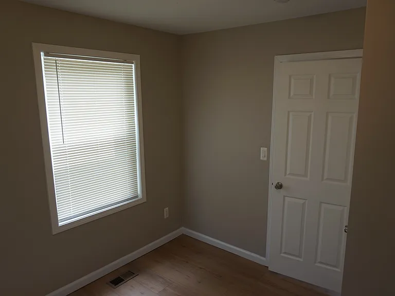 29134 Glenwood St — Photo 9