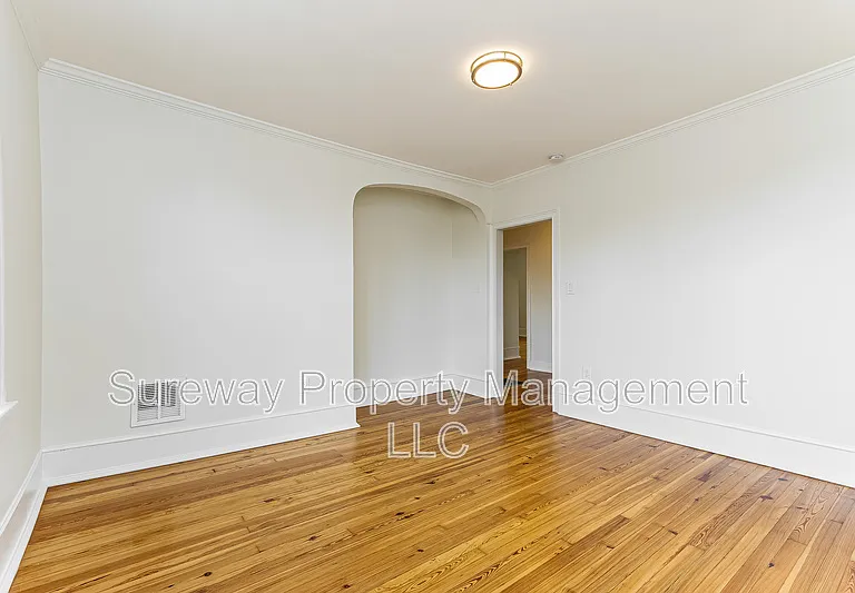 114 Walnut St — Photo 3