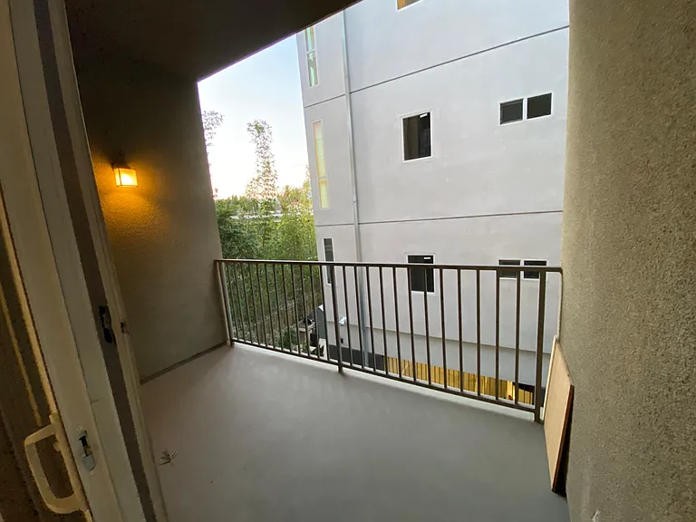 917 S New Hampshire Ave #211 — Photo 4