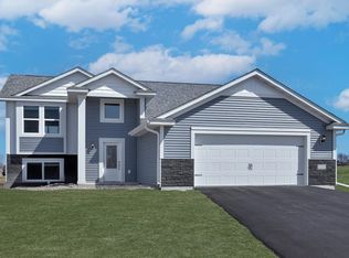 5377 Fall Cir, North Branch, MN 55056