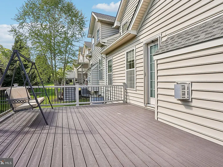 3045 Rainer Rd — Photo 45