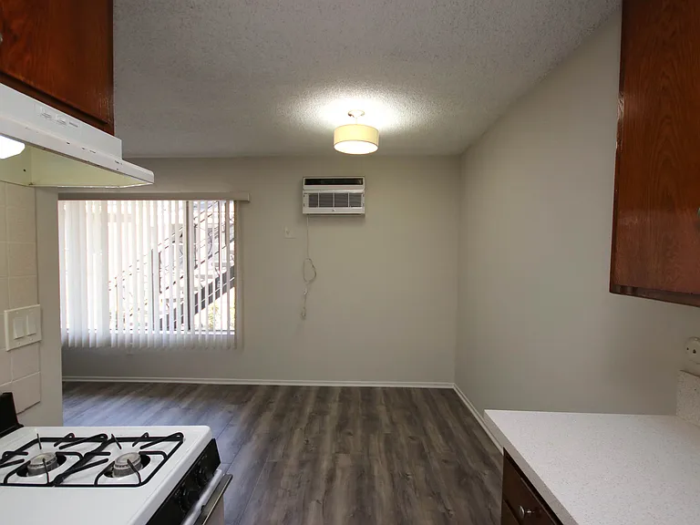 567 N Holliston Ave #1 — Photo 12