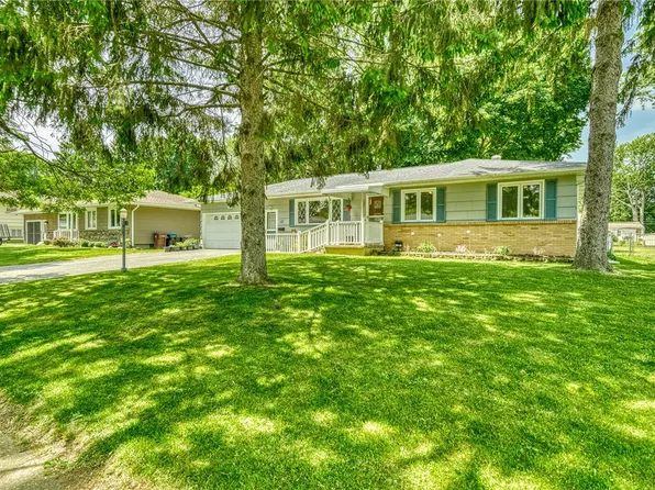 17 Le Manz Dr, Rochester, NY 14606