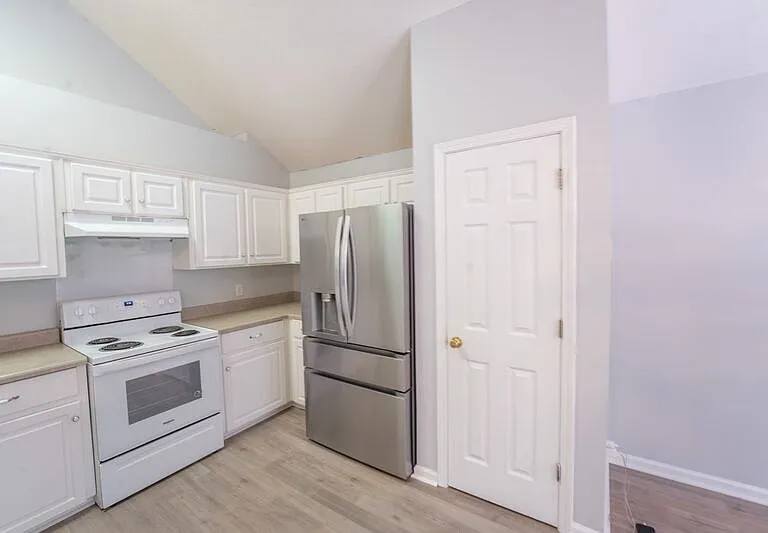 123 W Tisbury Ln — Photo 13