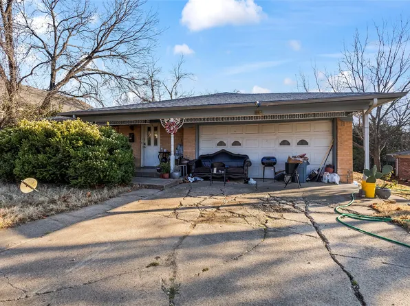 809 Burleson St, Grand Prairie, TX 75050