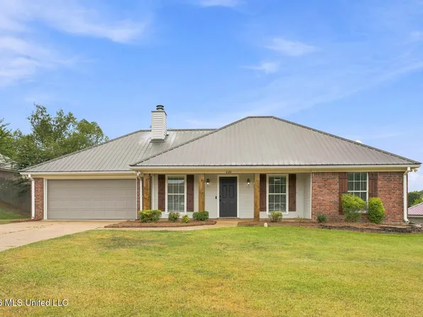 220 Shadow Creek Dr, Florence, MS 39073