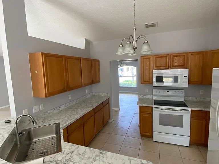 632 SE Chapman Ave — Photo 31