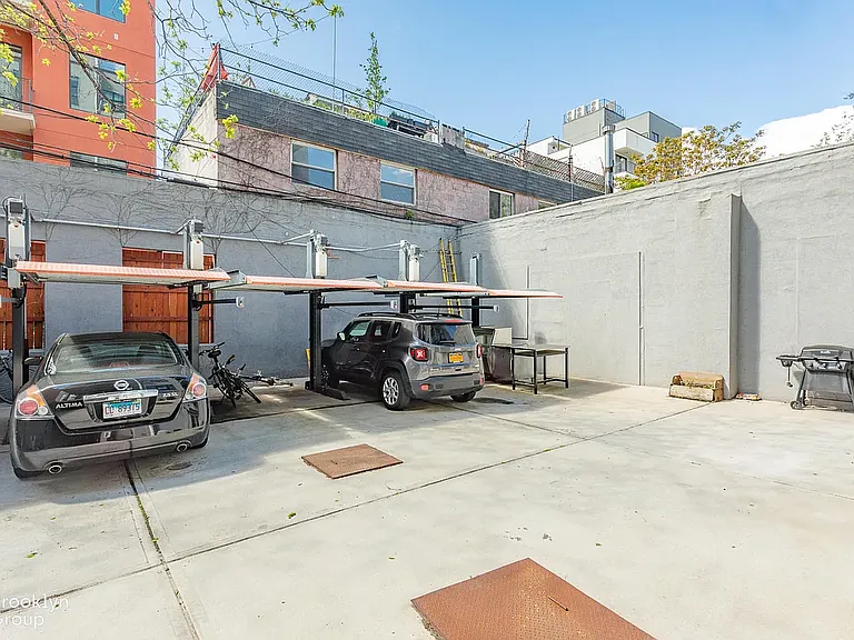 56 Box St #6B — Photo 13
