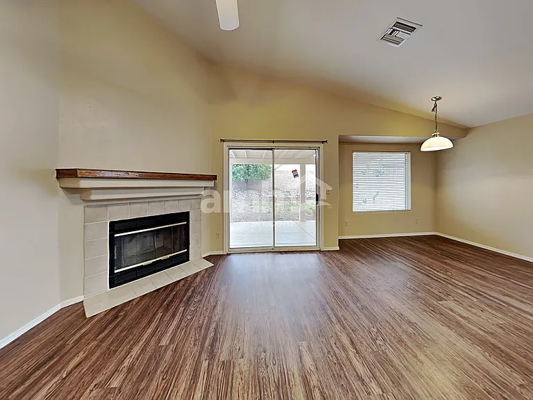 7607 S Wildberry Ave — Photo 6