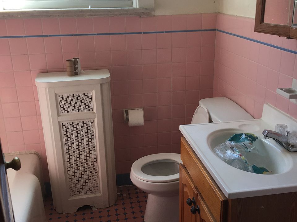 1st image of 329 Kings Hwy APT 6