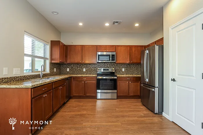 1834 W Minton St — Photo 6